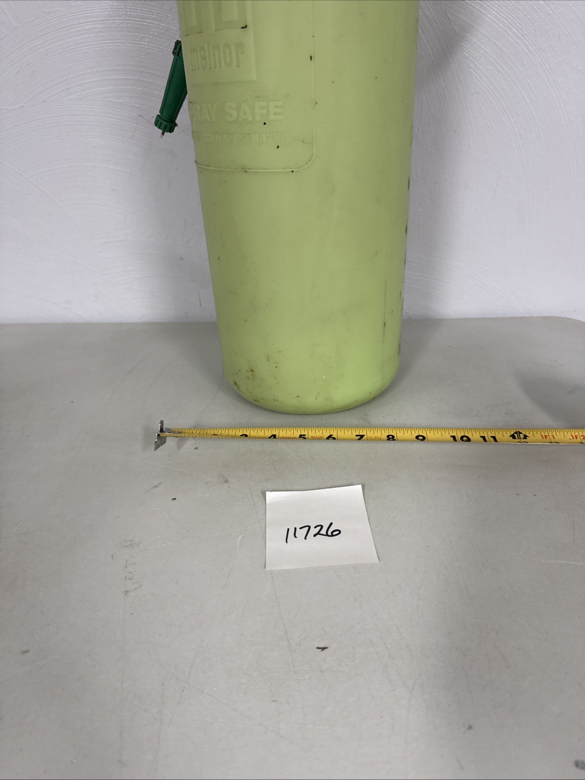 Vintage MELNOR Spray Safe RARE sprayer Lime Green 2.5 Gallon Compressed Air