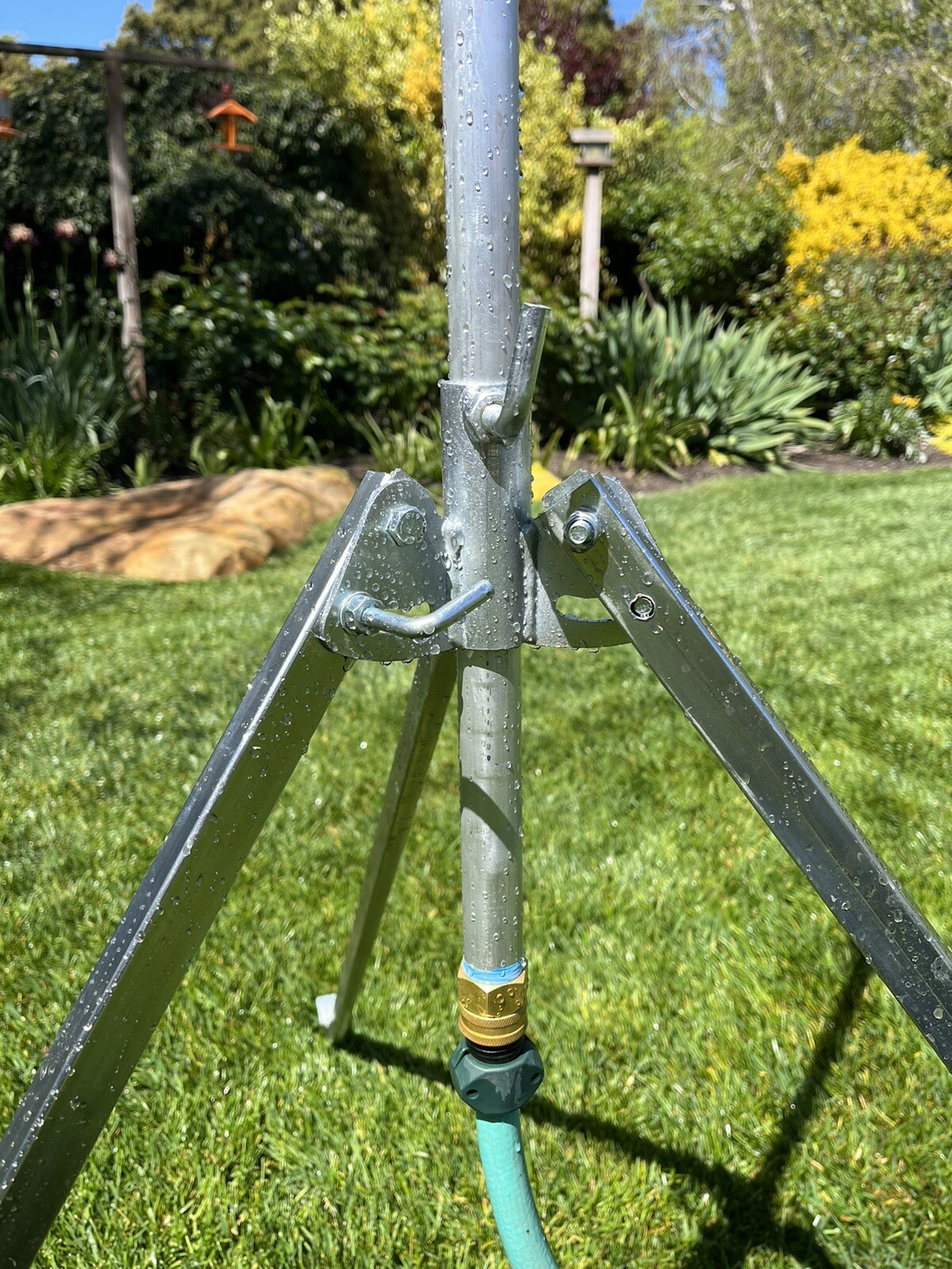 COMMERCIAL QUALITY TRI-POD SPRINKLER & HEAVY-DUTY ADJ BRASS IMPACT SPRINKLER