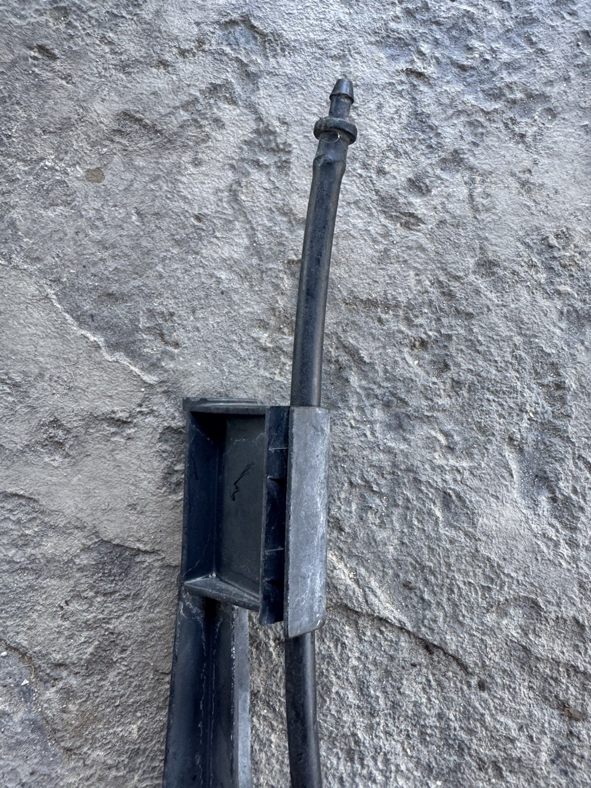 25 Qty Polyethylene Irrigation 12” Tubing Stake with 30” 1/4 Tubing With Barb