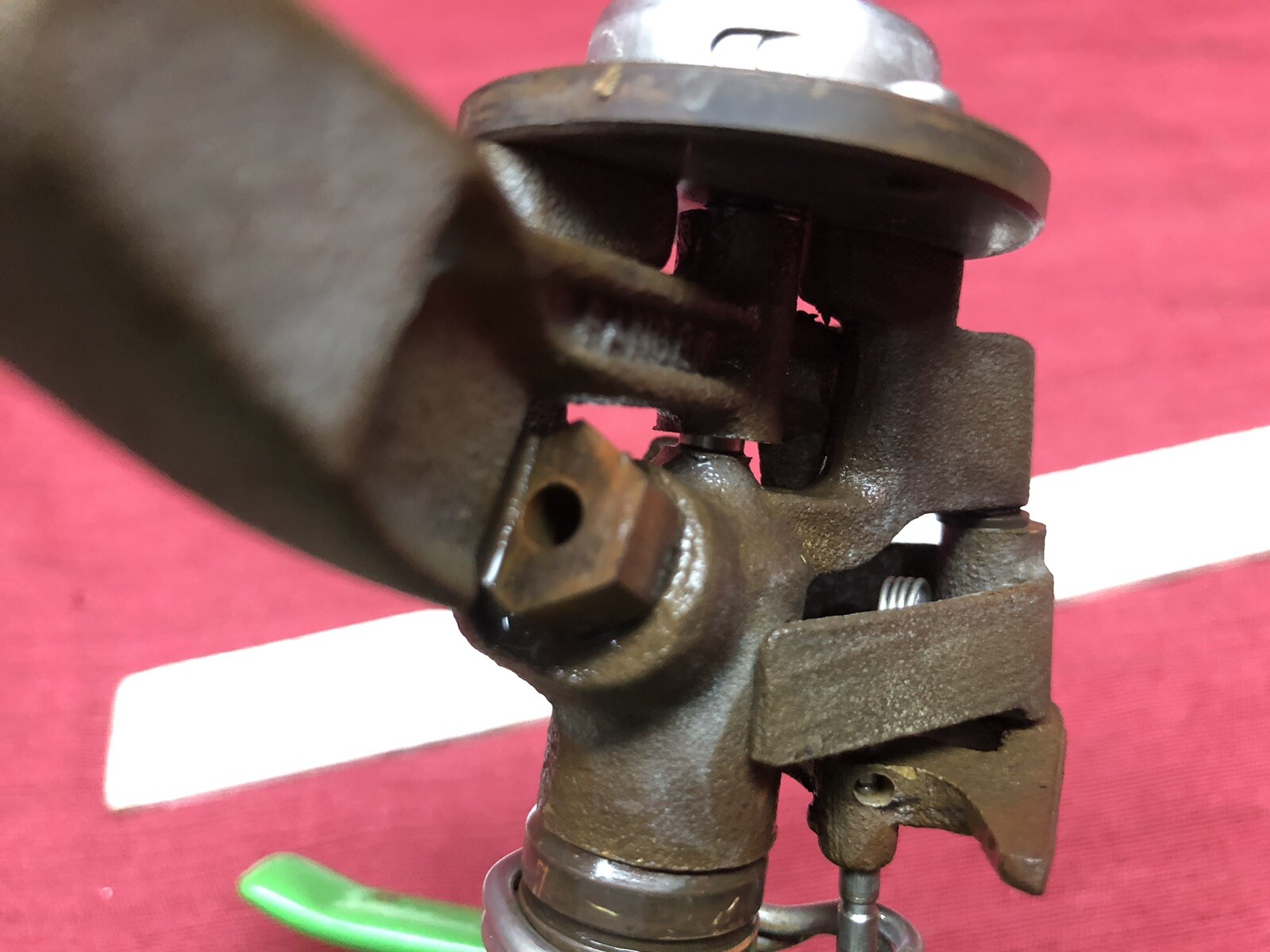 VINTAGE CRAFTSMAN PULSATOR LAWN SPRINKLER BRIGHT GREEN SLED STYLE