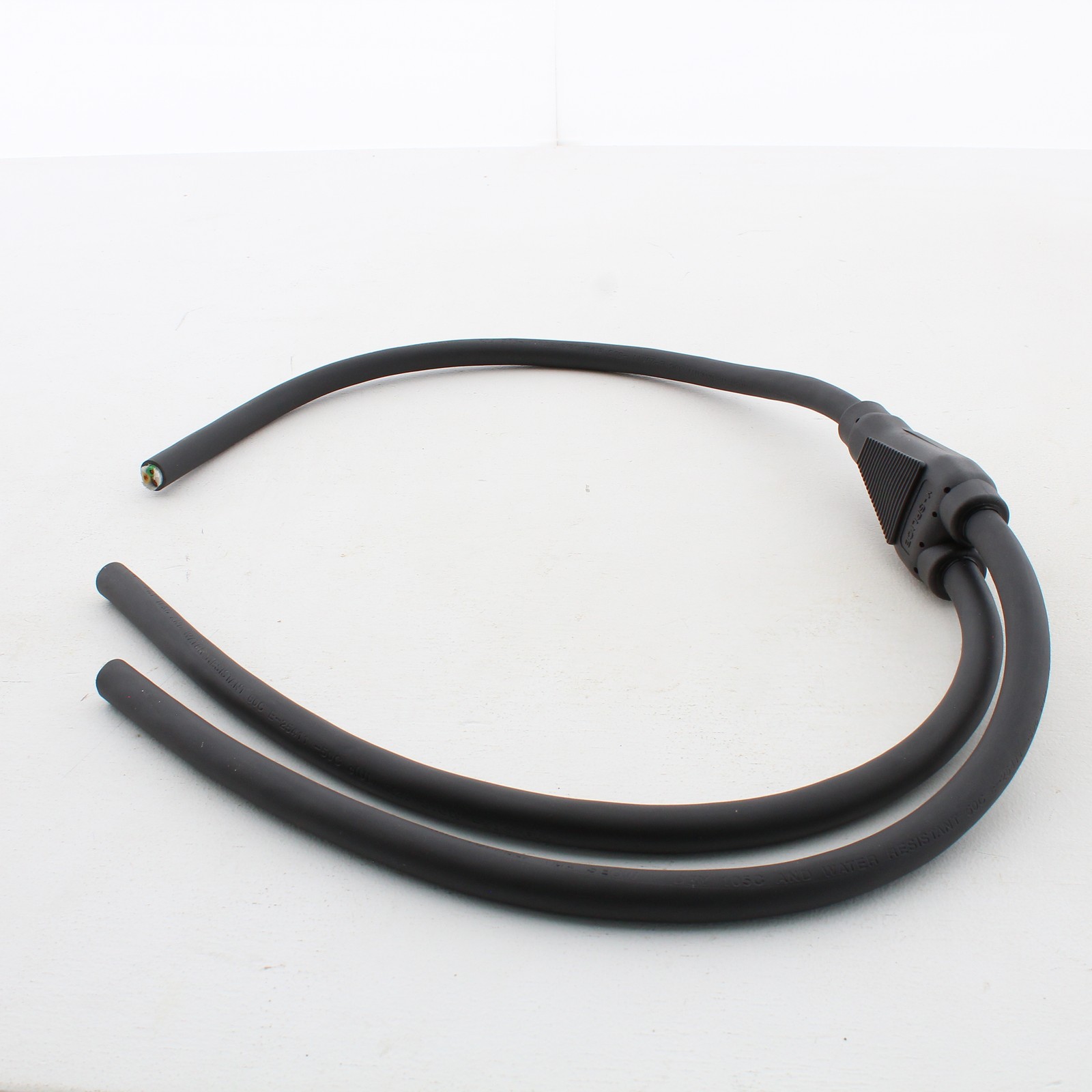 Leviton Black Y-Splice 3ft Water Resistant Extension Cable Stranded Wire E-25411