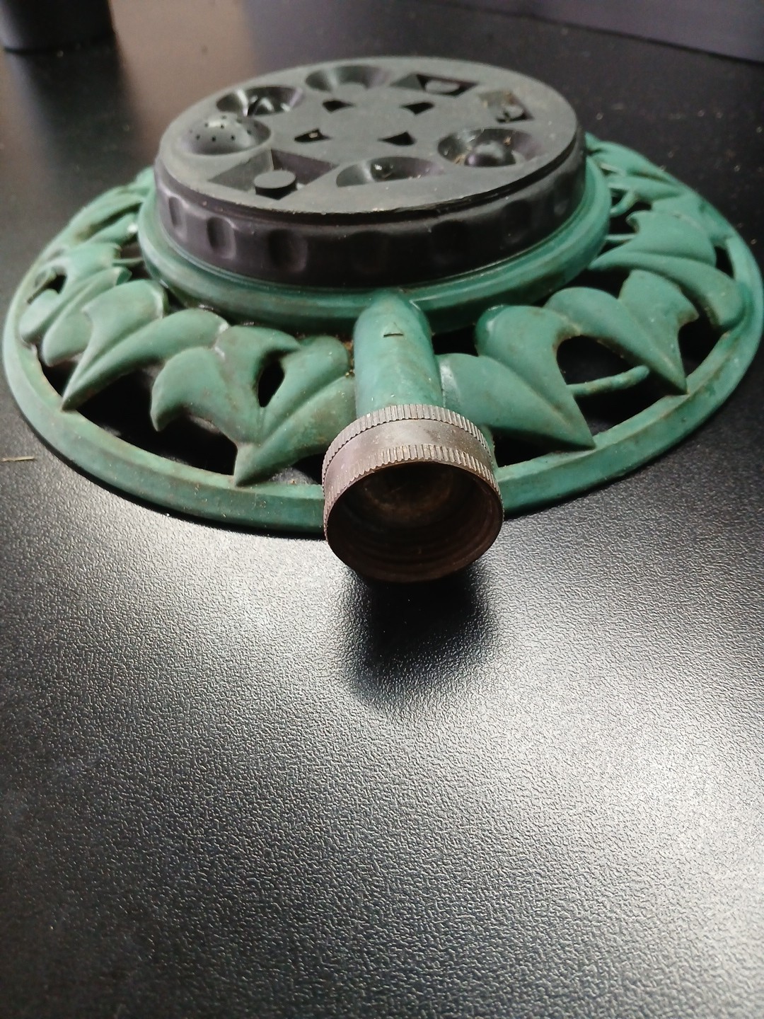 Vintage Nelson Metal Base Sprinkler Green Ivy 8 Patterns Rare
