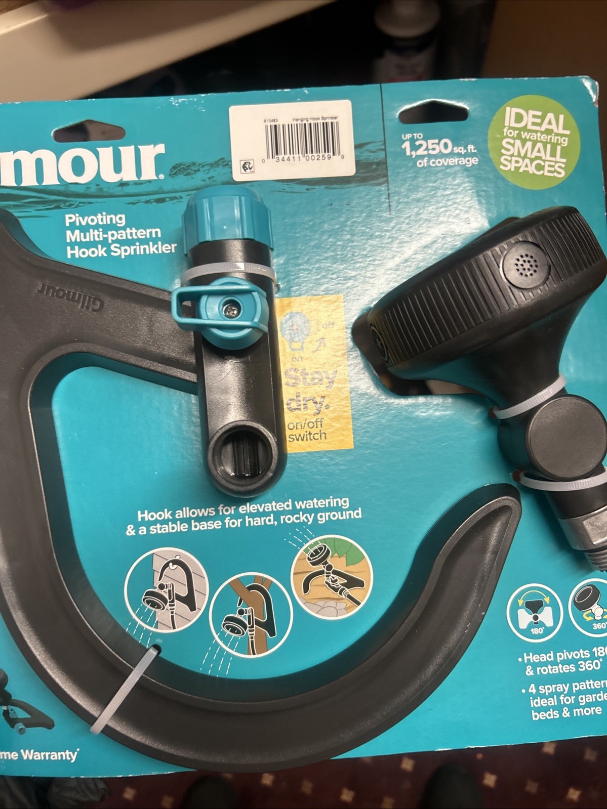 Gilmour 813483-1002 Pivoting Multi-Pattern Hook Sprinkler With On/Off Switch