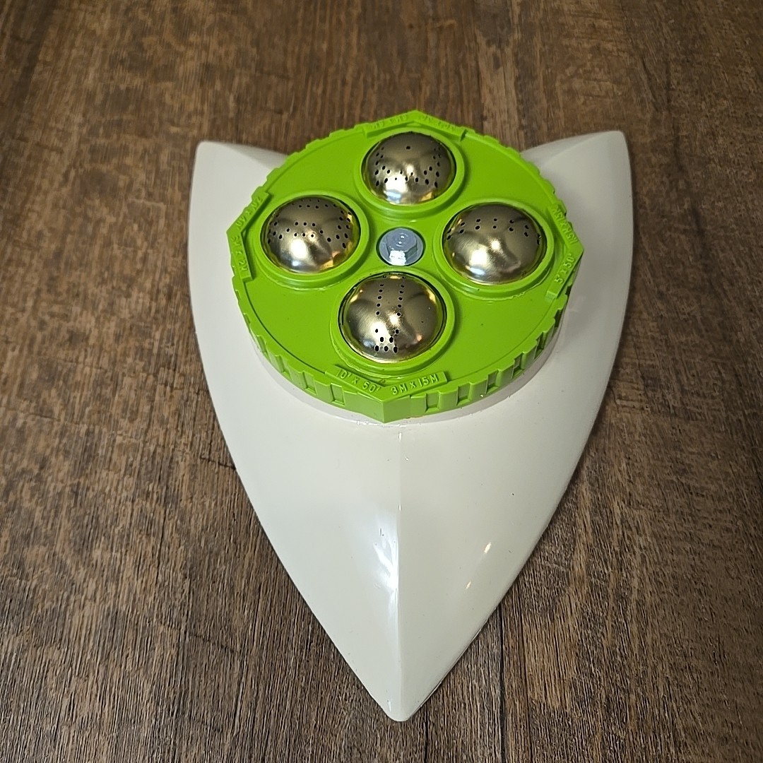 Vintage Melnor Turret Sprinkler Beige & Avacado Green Sprays 4 Shapes New In Box